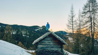 Lietuvis, iškeitęs stabilų darbą į gyvenimą kalnų trobelėje: ko iš tiesų kainuoja svajonė kvėpuoti lėčiau