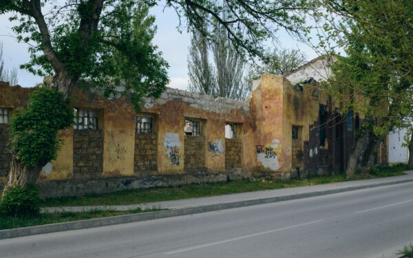 Miestai, kuriuos ištrynė laikas: kaip apleistos gyvenvietės pasakoja apie civilizacijų trapumą