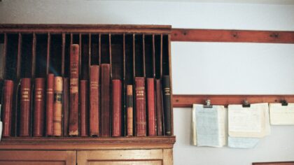 Mokslininkas iš senų laiškų ir nuotraukų: kaip vienas genealogas padeda šeimoms atkurti nutrūkusias istorijas